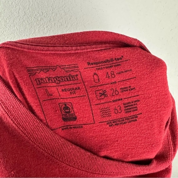 Patagonia Red Responsibili-Tee Short Sleeve Regular Fit Tee Shirt Size Large - Picture 4 of 8